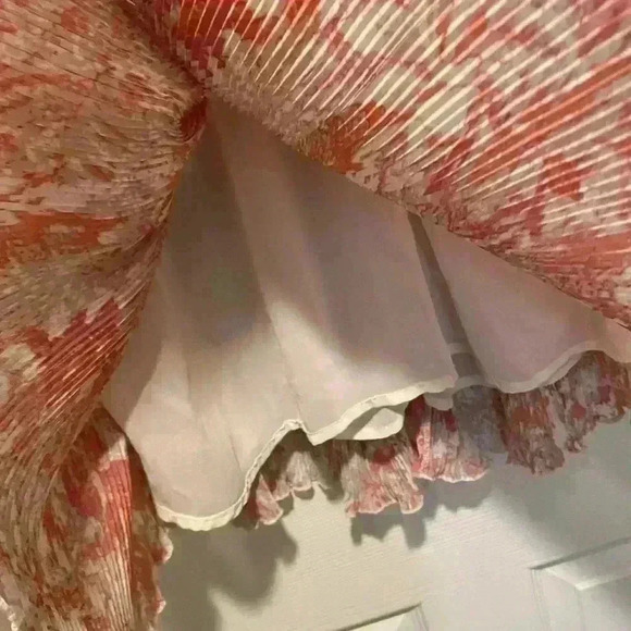 Anthropologie ASTR , NEW medium, peachy orange pink and cream colors feminine - Picture 9 of 14